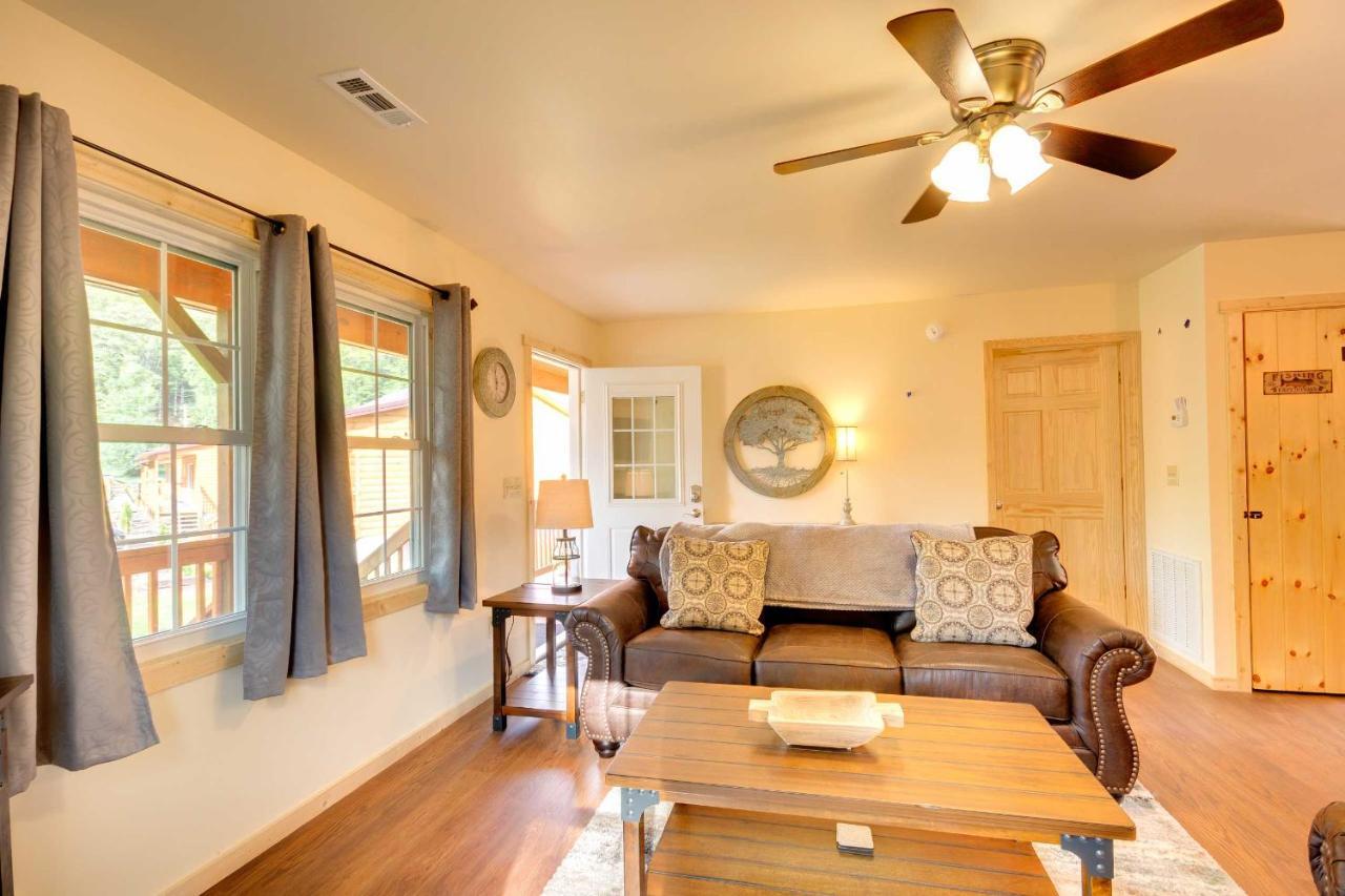 Cozy Cabin On Tuckasegee River - Near Bryson City Ngoại thất bức ảnh