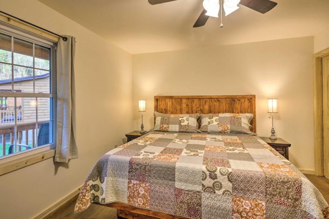 Cozy Cabin On Tuckasegee River - Near Bryson City Ngoại thất bức ảnh